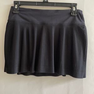 Lululemon black pleated tennis skirt